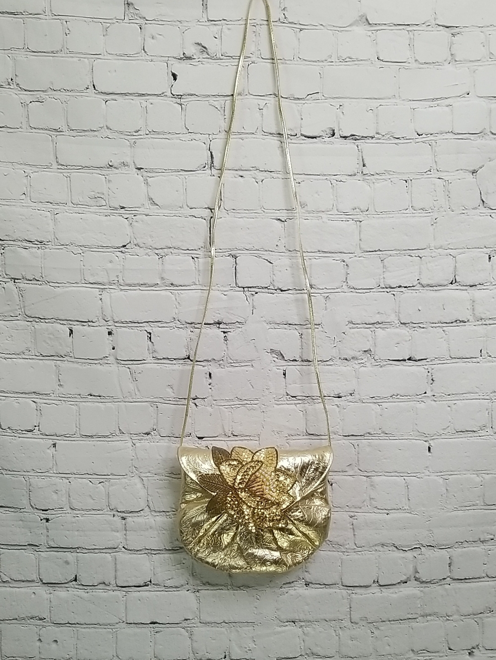 Source Unknown womens gold color purse gas long strap for crossbody GUC